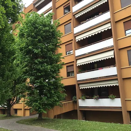 法拉利公寓